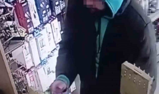 Kartını çalan hırsızı alışveriş yaptığı dükkanların güvenlik kamerasından tespit etti