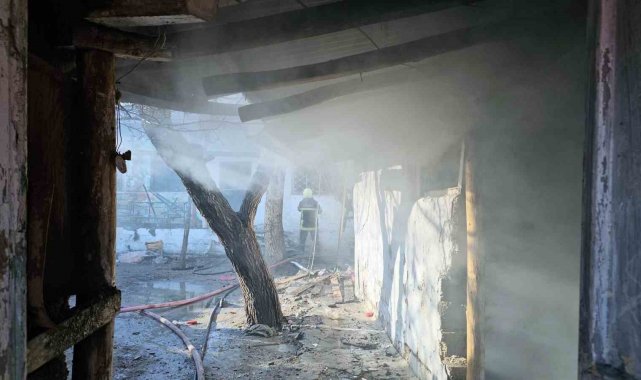Kayseri'de evde çıkan yangın itfaiye ekiplerince söndürüldü