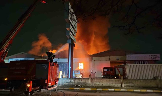 Kayseri'de fabrika yangını: Ekipler müdahale ediyor