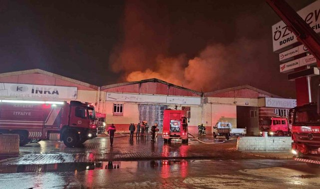 Kayseri'deki fabrika yangını 3 saatte söndürüldü
