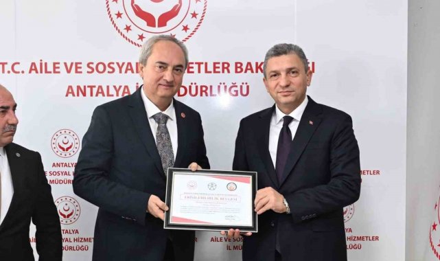 Kepez'in Şefkat ve Huzurevi'ne 'Erişilebilirlik Belgesi'