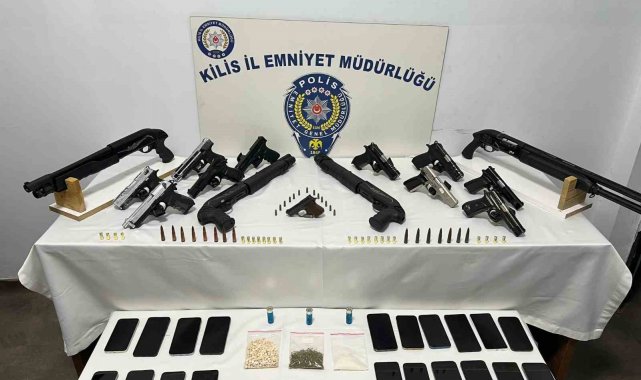 Kilis'te aranan 79 şahıs yakalandı, çok sayıda silah ve uyuşturucu ele geçirildi