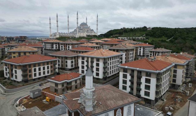 Kirazlıtepe'deki kentsel dönüşümde hak sahiplerine konut teslimatı devam ediyor