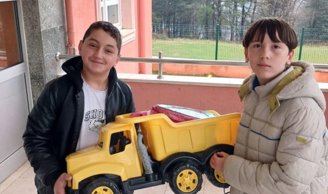 Kırklareli'nden Hatay'daki depremzede öğrencilere oyuncak gönderildi