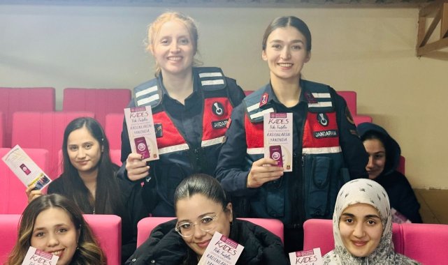 Kız yurdunda kalan öğrencilere Jandarmadan bilgilendirme