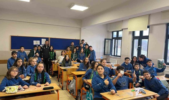 Kocaelisporlu futbolcular öğrenciler ile buluştu