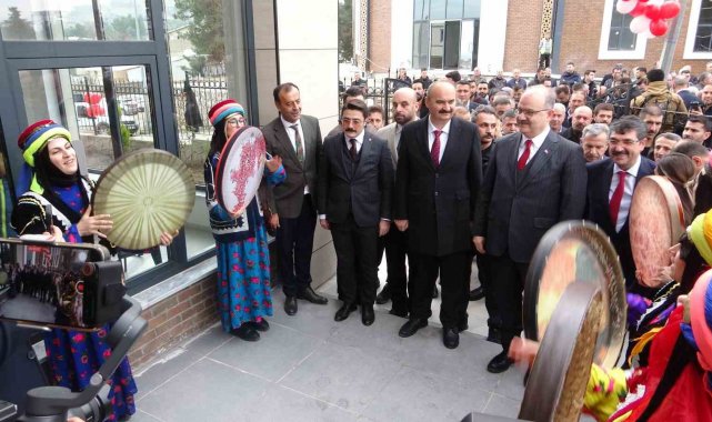 Kültür ve Turizm Bakan Yardımcısı Serdar Çam Halk Kütüphanesi açılışına katıldı