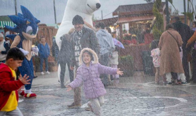 Kuşadası'nda yeni yıl kutlamaları başladı