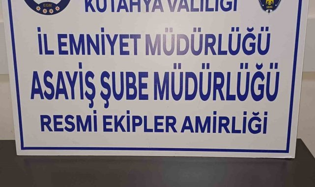 Kütahya'da 22 yaşındaki bayanın üzerinde narkotik madde ele geçirildi