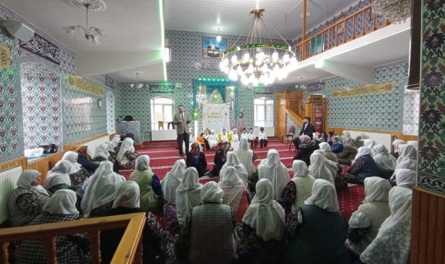 Kütahya'nın İnköy Mahallesi'ndeki '4-6 Yaş Kur'an Kursu'nda Bed-i Besmele' programı