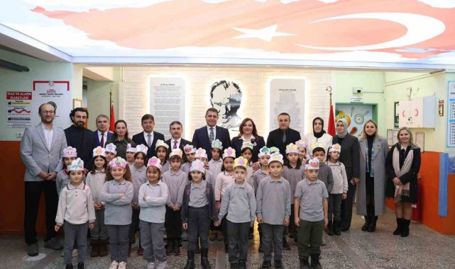 Liseli öğrencilerden ilkokul öğrencilerine fanus ve balık