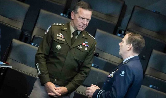Macaristan Dışişleri Bakanı Szijjarto: "Bazı liderler, Ukrayna'nın son genç askere kadar savaşmasını istiyor"