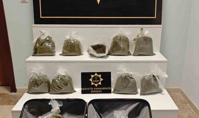 Muş'ta otobüs bagajında 16 kilo 400 gram sentetik kannabinoid ele geçirildi