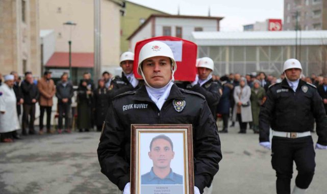 Muş'ta vefat eden polis memuru için cenaze töreni düzenlendi