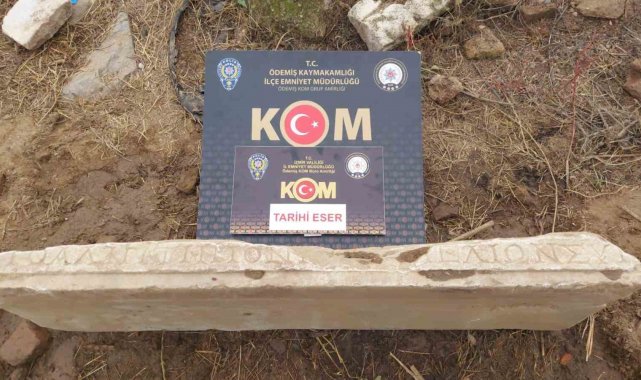 Ödemiş'te Bizans dönemi hac işaretli kilise levhası ele geçirildi