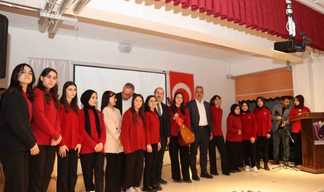 Oltu'da liseliler 'Anadolu'dan Yükselen Ezgiler'de ter döktü