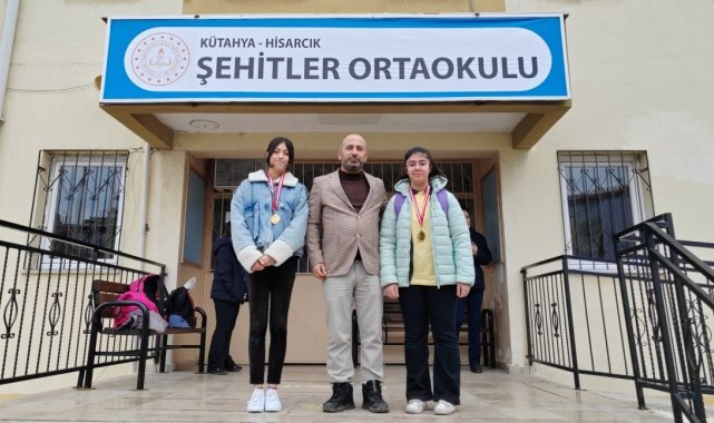 Öykü yarışması il birincisi ve ikincisi Hisarcık Şehitler Ortaokulundan