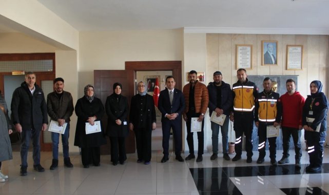 Özveriyle çalışan sağlık personellerine başarı belgeleri verildi
