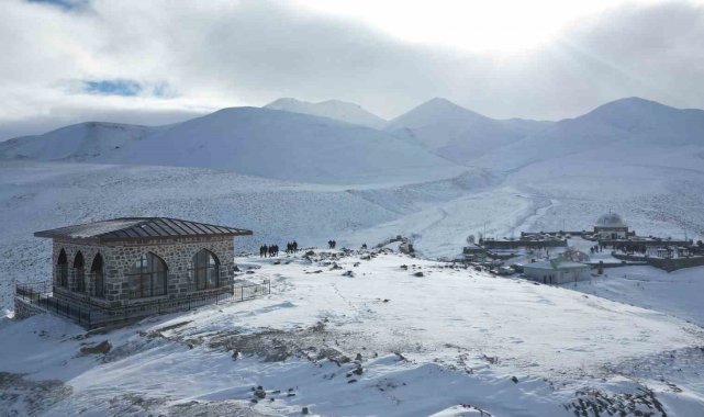 Pir Ali Baba Türbesi yenilendi