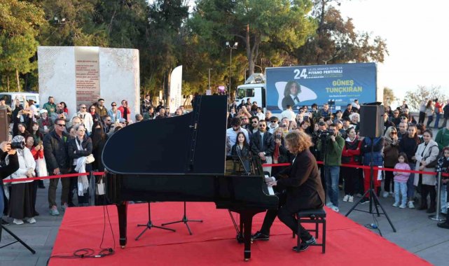 Piyano Festivali'nde gün batımında unutulmaz bir konser