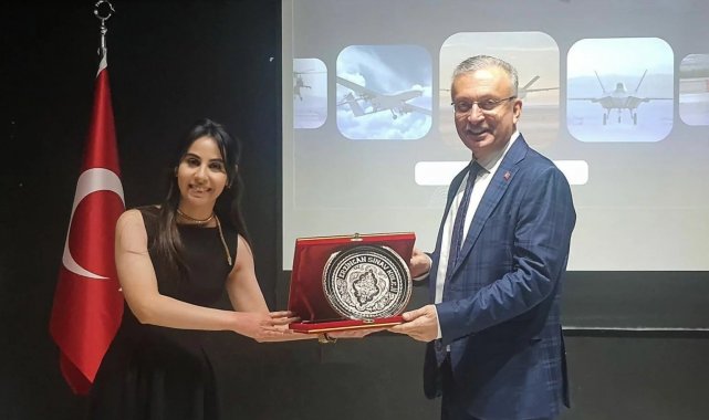 Rektör Levent "Girişimcilik ve Savunma Sanayi" konferansına katıldı