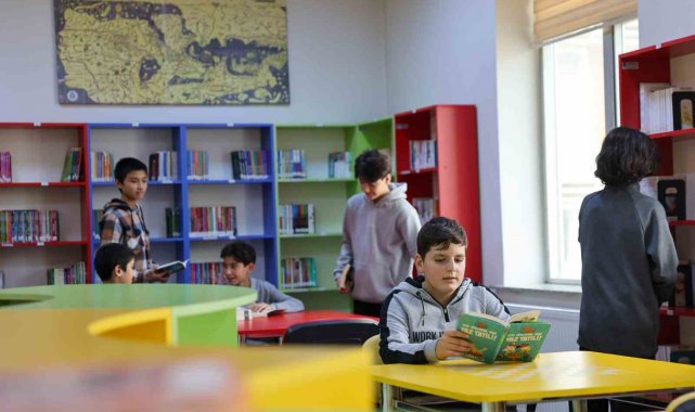 Selçuklu Belediyesi okul kütüphaneleri ile bu yıl da eğitimin en büyük destekçisi
