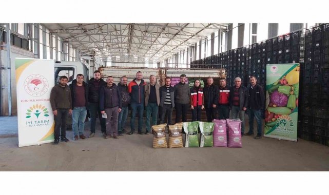 Simav'da 11 domates üreticisine 3 ton gübre desteği