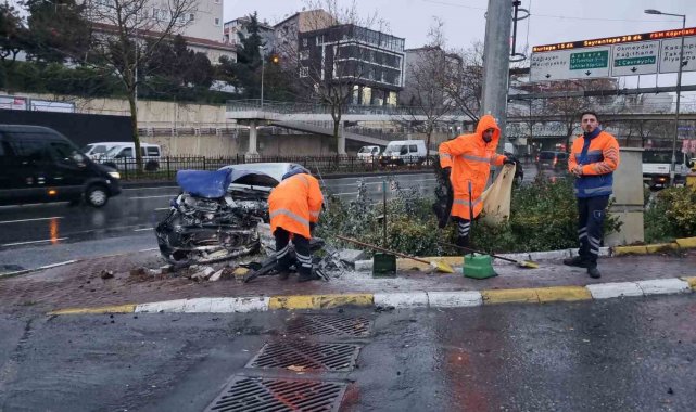 Şişli'de kaza sonrası araçta yangın çıktı: 2 yaralı