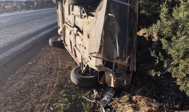 Siverek'te otomobil aniden yola çıkan ata çarptı
