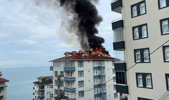 Sürmene'de çatı yangını korkuttu