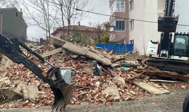 Tekirdağ'da metruk binaların yıkımına başladı