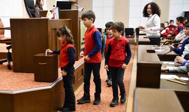 Tepebaşı Eko-Okullar, Çevre Çocuk Meclisi Başkanını seçti