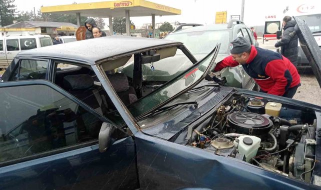 Tiyatro gösterisi için Kastamonu'ya gelen ekip kaza geçirdi: 1'i ağır 4 yaralı