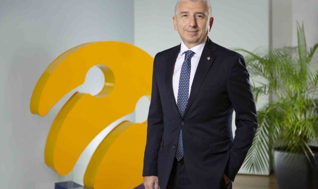Turkcell'in yeni reklam kampanyasının yüzü Ata Demirer oldu