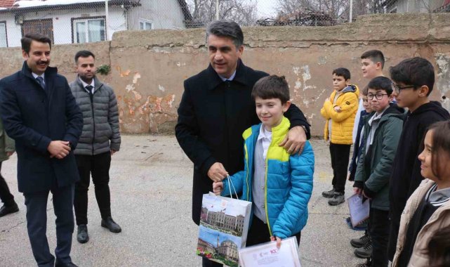 Vali Aydın'dan tarihi ilçeye ziyaret: "Hakikaten eşsiz konaklarımız var burada"