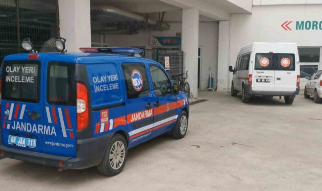 Vinçte kancası kopan beton blok can aldı