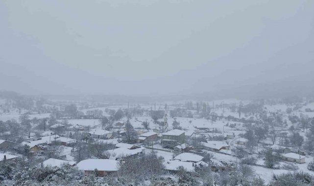 Yenice'nin yüksek kesimlerindeki dağ köyleri beyaza büründü