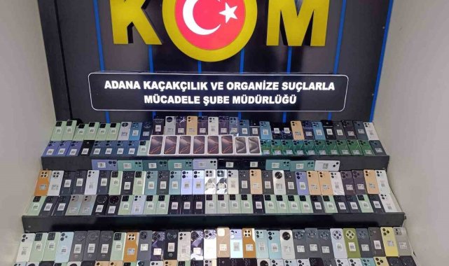 Yolcu otobüsünün motoruna gizlenmiş 188 gümrük kaçağı cep telefonu ele geçirildi