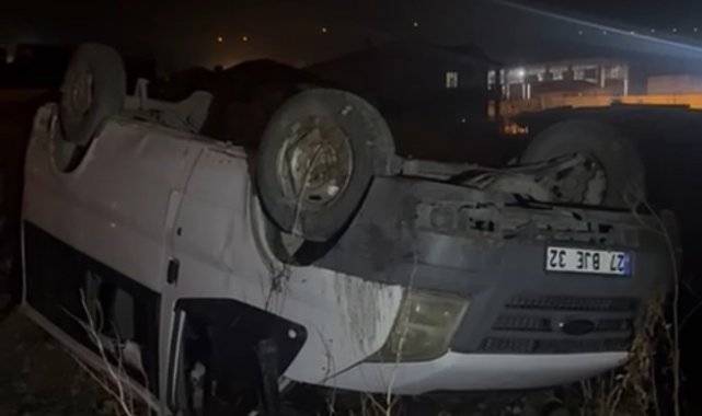 Yüksekova'da kontrolden çıkan minibüs takla attı: 7 yaralı