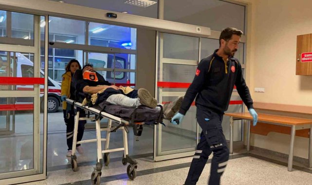 Adıyaman'da iki otomobil çarpıştı: 4 yaralı