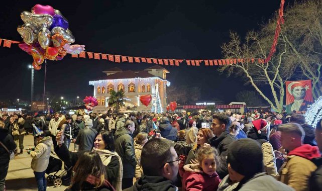 Bandırma 2025 yılına coşkuyla merhaba dedi