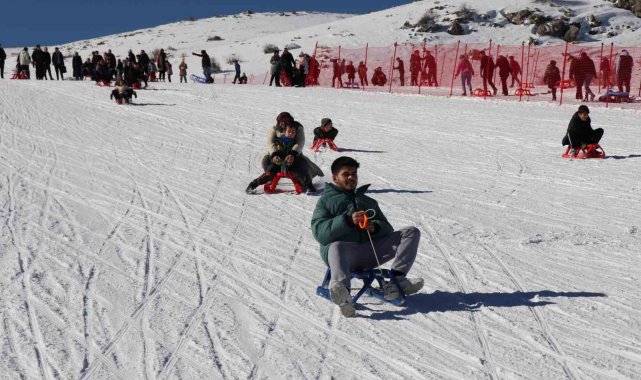 Denizli Kayak Merkezi yeni sezonu yoğun ilgiyle karşıladı