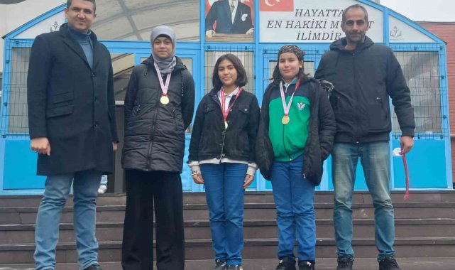 Eskişehir Orgeneral Halil Sözer Ortaokulu 'Kick Boks' müsabakalarında 4 madalya kazandı