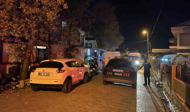 İş arkadaşını yatağında öldürdü