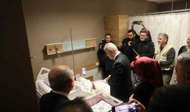 Konya'da yılın ilk bebeğini görevdeki asker babası görüntülü aramayla gördü