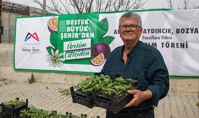 Mersin Büyükşehir Belediyesi, 2024'de üreticiyi desteklemeye devam etti