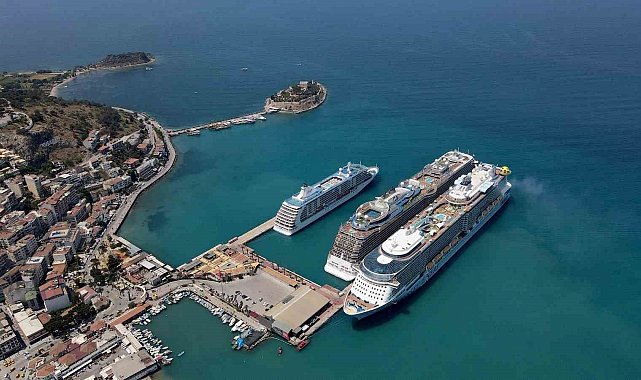 Prof. Dr. Ercan: "Ege Denizi'ndeki depremler yanardağ kaynaklı"