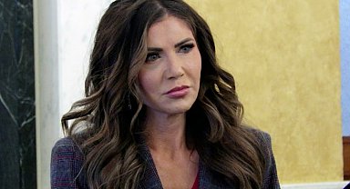 ABD İç Güvenlik Bakanı Noem, El Salvador'daki hapishaneleri ziyaret etti