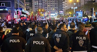 Adana'da 'İmamoğlu' protestosunda göstericilere TOMA'lı müdahale