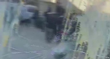 Amatör Lig'de mücadele eden Kadınhanı Belediyespor'un takım otobüsüne taşlı ve yumurtalı saldırı